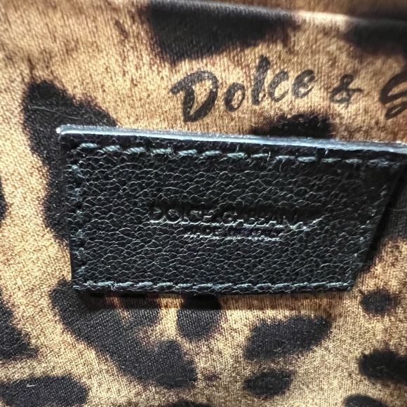 Gently used Dolce & Gabbana Miss Romantique Patent Leather Clutch D&G Black - Picture 3 of 13